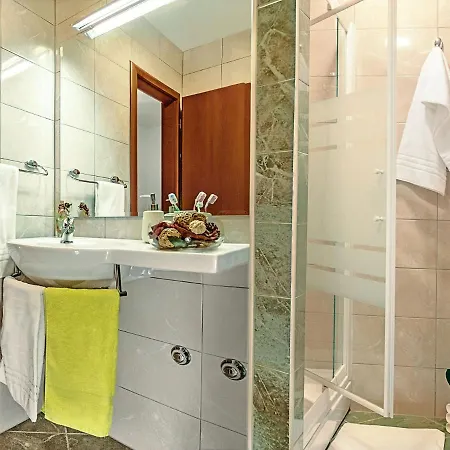 Gloriet Bed & Breakfast *